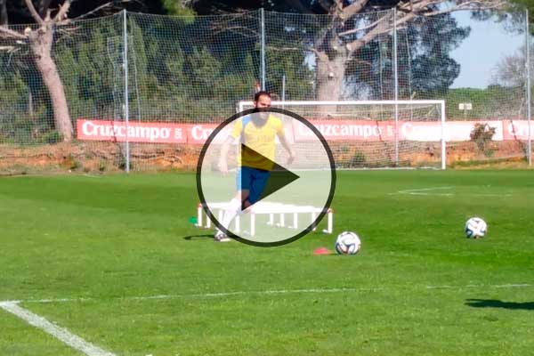 Vídeo de Andrés tocando balón / Trekant Media