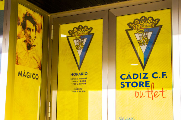 Cádiz CF Store Outlet / Trekant Media