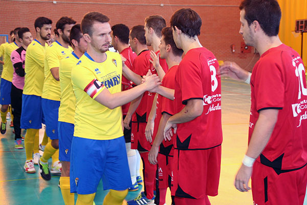 CD Bujalance FS y Cádiz CF Virgili se saludan antes del partido / Futsalsur