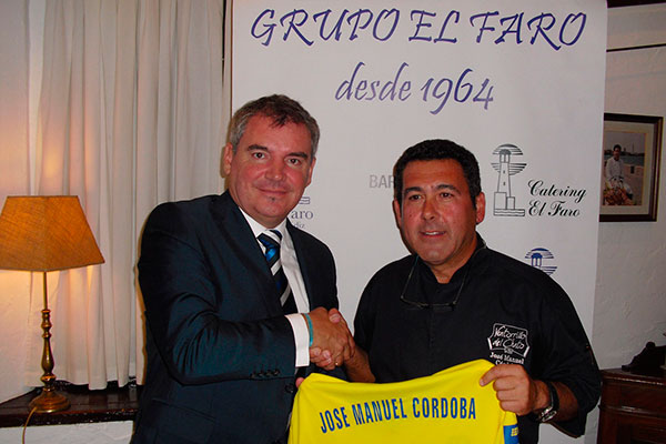 Manuel Vizcaíno con José Manuel Córdoba / cadizcf.com
