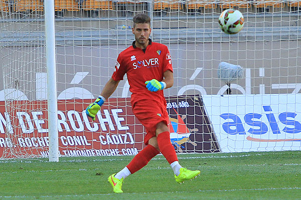 Ricky Alonso, en un partido esta temporada con el Cádiz CF / Trekant Media