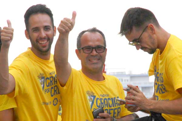 Álvaro Cervera, celebrando el ascenso del Cádiz CF a Segunda División / Trekant Media
