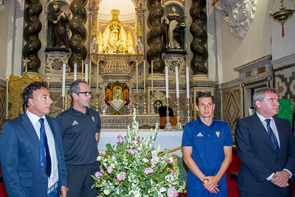 Ofrenda floral del Cádiz CF a la Patrona / Trekant Media