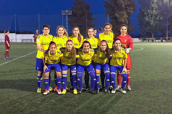El once inicial del Cádiz CF Femenino ante el CD Híspalis en Trebujena / Alfonso Pérez