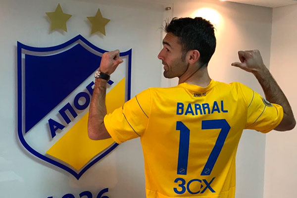 David Barral, con la camiseta del APOEL FC