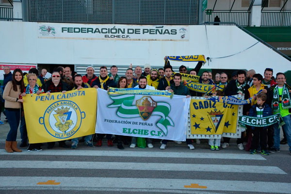 Hermanamiento de aficionados del Elche CF y del Cádiz CF / cadizcf.com