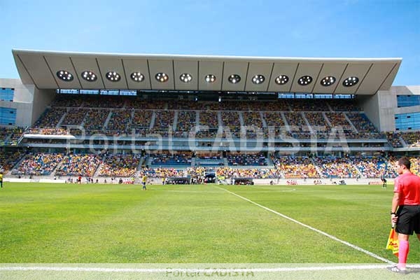 Aspecto del Ramón de Carranza en el Cádiz - Real Oviedo