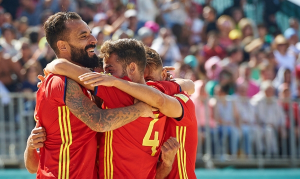 Javi Torres celebra un gol de España / RFEF