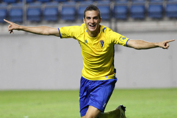 Juan Villar celebra el primer gol del Cádiz CF contra el Loja CD (Foto: Trekant Media)