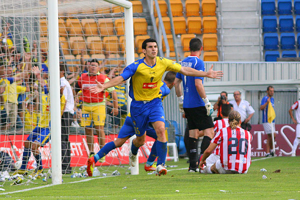 Juanjo celebra su último gol con el Cádiz CF, contra el CD Lugo / Trekant Media