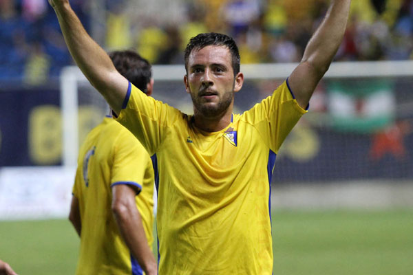 Adrián Gallardo celebra un gol con el Cádiz CF / Trekant Media