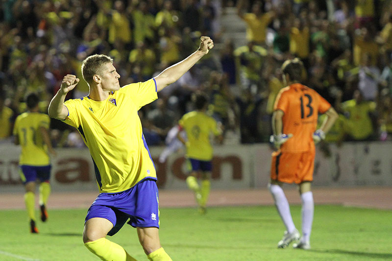 Albentosa celebra el empate conseguido por Pablo Sánchez ante el San Fernando CD (Foto: Trekant Media)