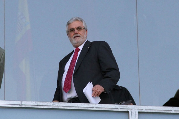 Florentino Manzano, en el palco del estadio Ramón de Carranza / Trekant Media