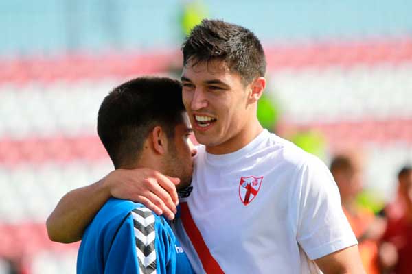 Diego González con la camiseta del Sevilla Atco. / Trekant Media