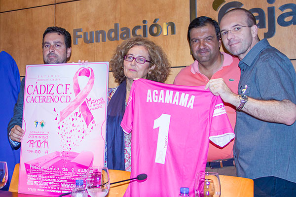 Fernando Arévalo, en la presentación del cartel del Cádiz CF - CP Cacereño, de ayuda a AGAMAMA / Trekant Media