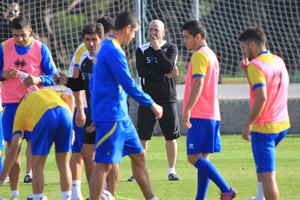 Claudio Barragán, en una sesión de entrenamiento con el Cádiz CF / Trekant Media