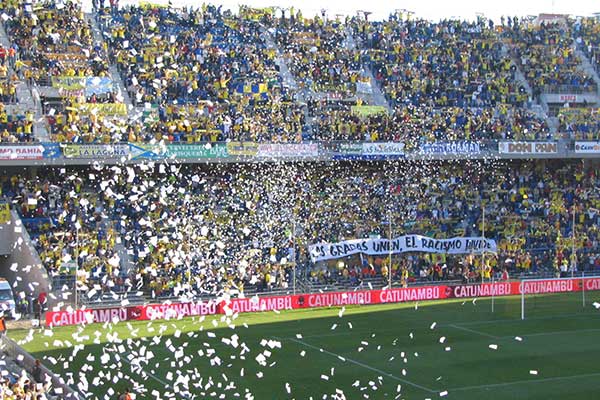 Papelillos en el estadio Ramón de Carranza / Trekant Media