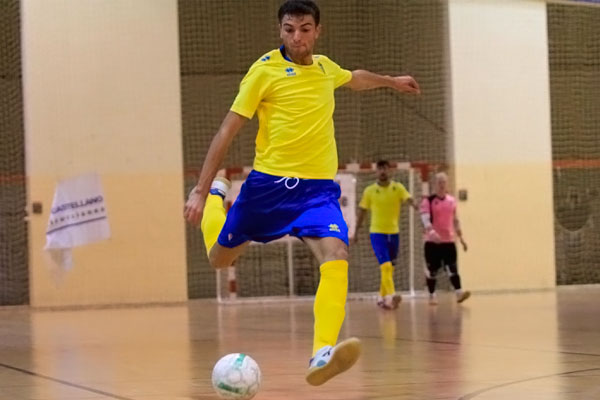 Zequi, en un amistoso de esta pretemporada con el Cádiz CF / Trekant Media