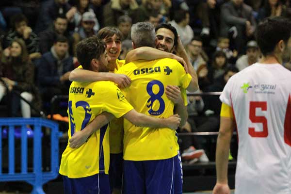 El Cádiz CF Virgili celebra un gol en casa / Trekant Media