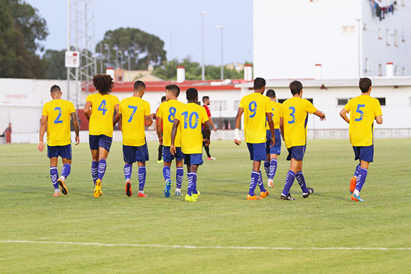 Jugadores del Cádiz CF en un amistoso de la pretemporada 2015 / Trekant Media