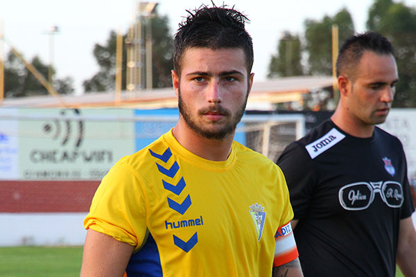 José Mari, en un amistoso con el primer equipo del Cádiz CF / Trekant Media