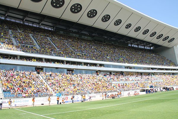 Grada de tribuna del estadio Ramón de Carranza / Trekant Media