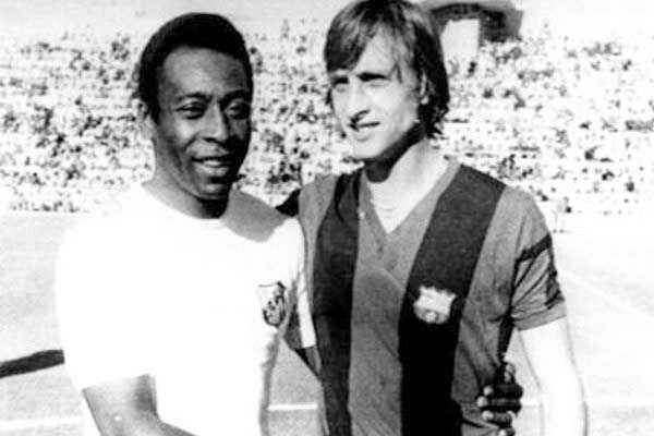 Cruyff junto a Pelé en Carranza