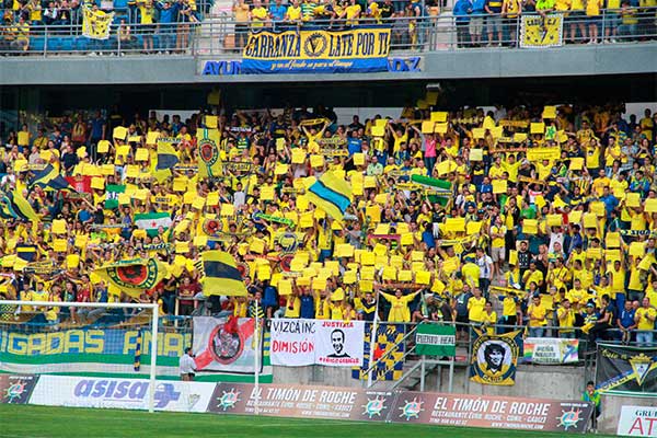 Fondo Sur ante el Racing de Ferrol / Trekant Media