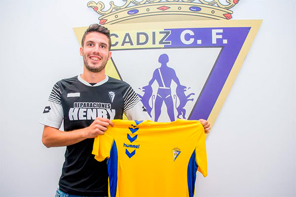 Álex Paleta, jugador del Cádiz CF Virgili / Trekant Media