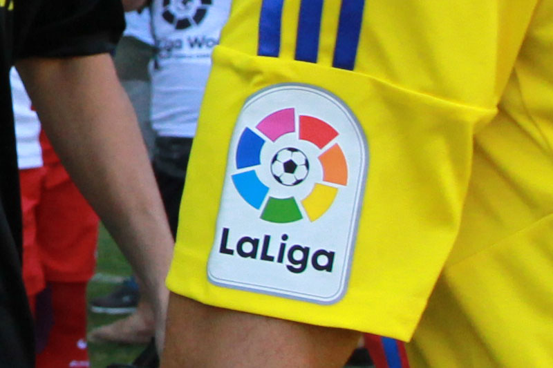 Escudo de LaLiga en la camiseta del Cádiz CF / Trekant Media