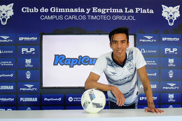 Lucas Lobos, presentado en el Gimnasia y Esgrima de La Plata / gimnasia.org.ar