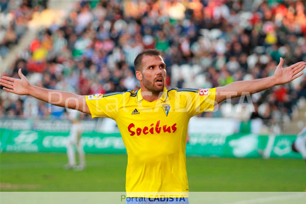 Alfredo Ortuño con el Cádiz CF / Trekant Media