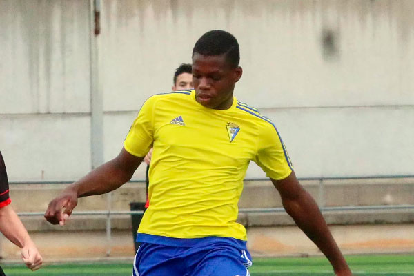 Kensly Vázquez, jugador del Cádiz CF Infantil A / Óscar Barrionuevo - eldiadecordoba.es
