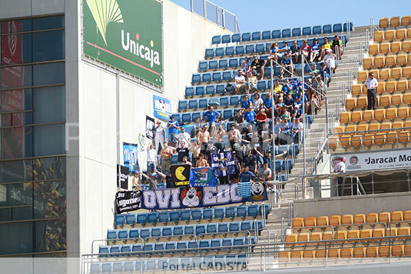 Aficionados del Real Oviedo en la grada de preferencia / Trekant Media