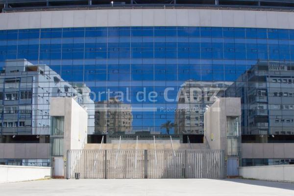 Acceso a tribuna del estadio Ramón de Carranza / Trekant Media