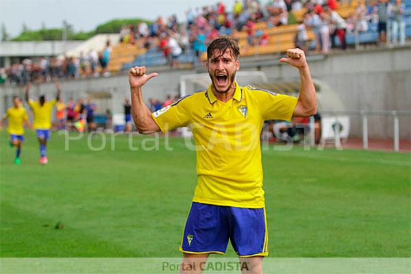 David Toro celebra su tanto ante el Ceuta