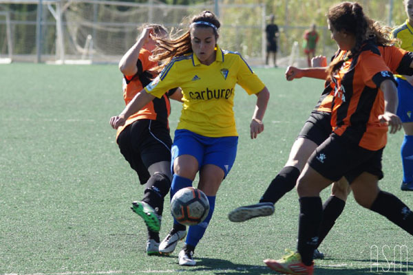 Marina Martí ante el Cuesta del Rayo. / Águeda Sánchez - Portal Cadista