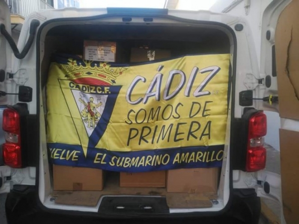 Material del Cádiz CF para el Sáhara / cadizcf.com