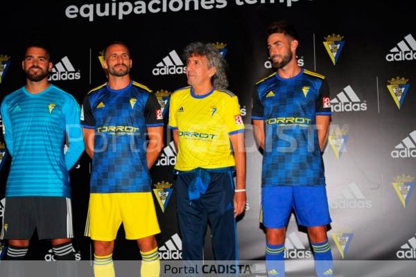 nueva equipacion cadiz cf 2019