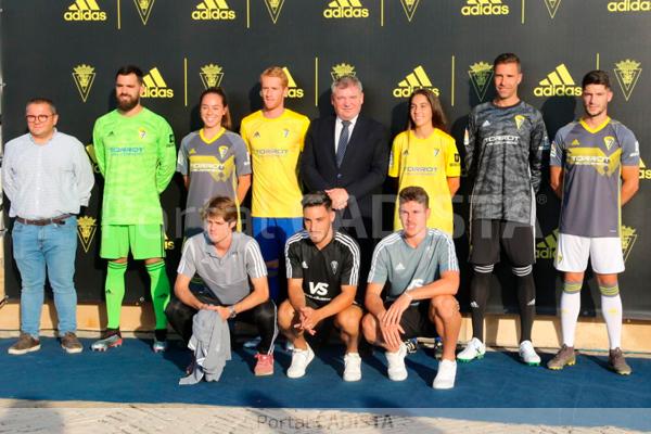 nueva equipacion cadiz cf 2019