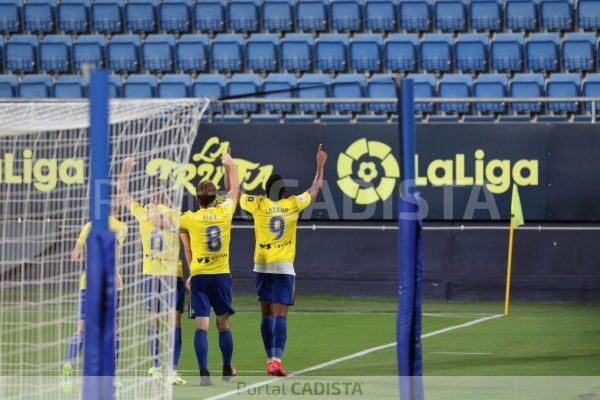 Lozano logró los dos goles del triunfo / Trekant Media