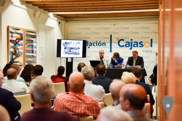 Paco Baena, en los encuentros con historia del Cádiz CF / cadizcf.com