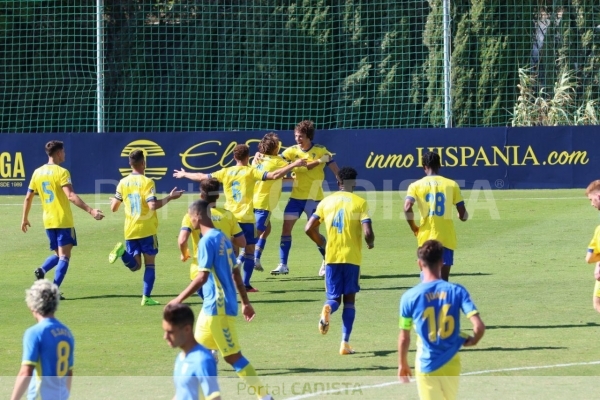 El Cádiz B celebra su segundo gol ante la UD Las Palmas Atlético / Trekant Media