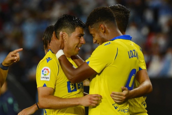 Choco Lozano celebra su gol en Vigo con Tomás Alarcón / cadizcf.com