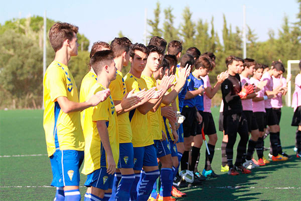 Balón de Cádiz CF Cadete A / Trekant Media